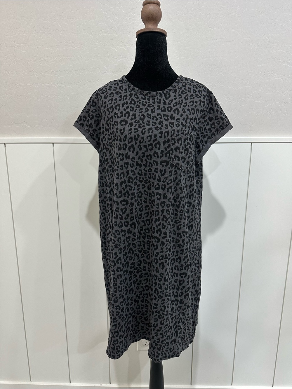 GAP Charcoal Gray Leopard Print Shift Dress